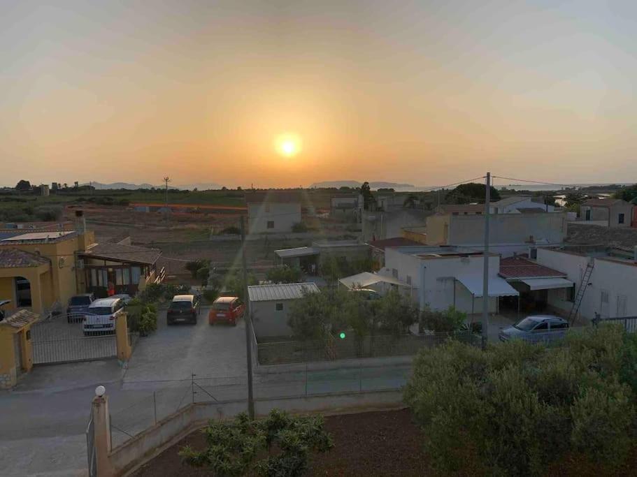 Casa Vacanza Torre Di Mezzo - Tramonto Marausa Luaran gambar