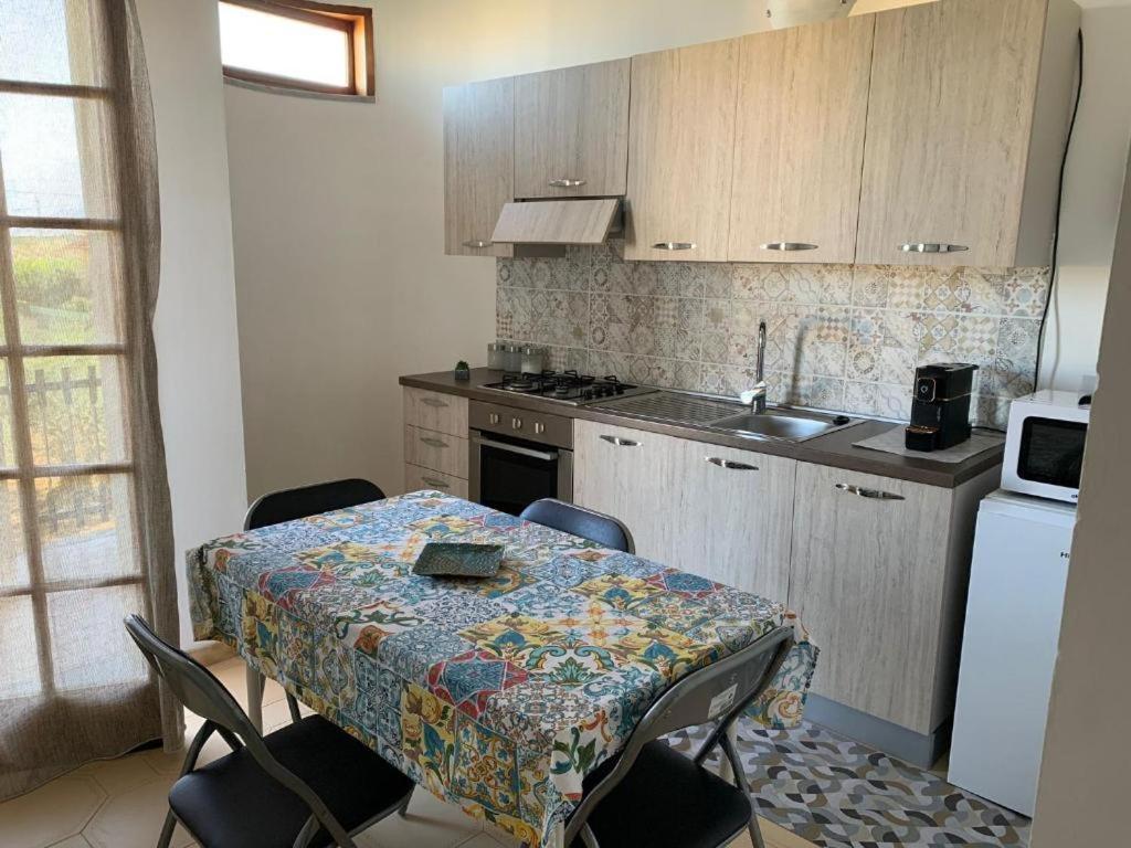 Casa Vacanza Torre Di Mezzo - Tramonto Marausa Luaran gambar